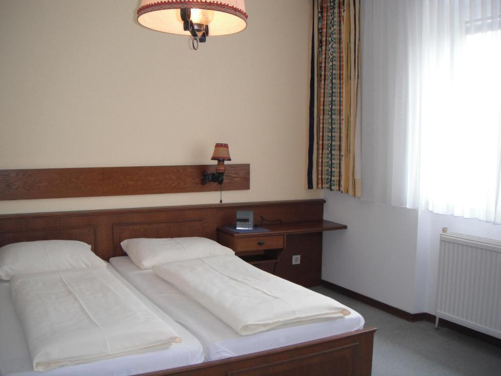Gasthof-Pension Wein Breitenbrunn  Kamer foto